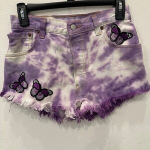 Upcycled purple Levi’s frayed tie dye shorts butterfly patches size 24-25 XS